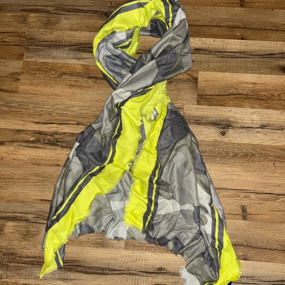 Express Accessories - Express Scarf